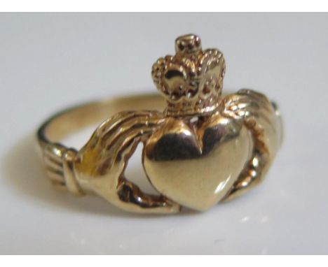 A 9ct Gold Claddagh Ring, size T.5, 3.5g 