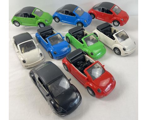 9 assorted 1/18 scale plastic models of Volkswagen Beetle open topped &amp; convertible cars. In varying colours. 