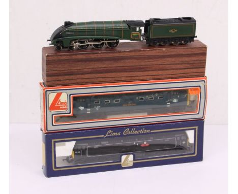 Model Railway: A collection of three boxed OO Gauge locomotives to comprise: Lima Guy Fawkes; Lima Royal Scots Grey; and Lili