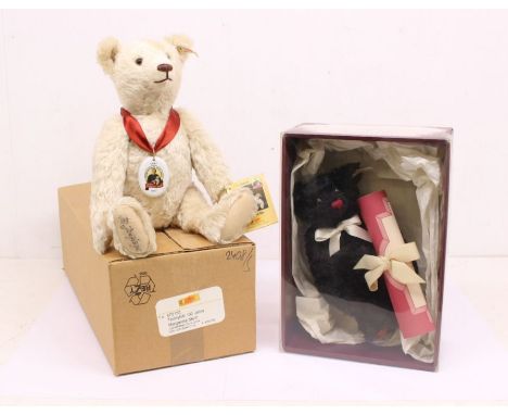 Steiff: A boxed Steiff Hamleys 1998 bear, 'Dominic', Limited Edition 104 of 1500, Reference 652844; together with a boxed Ste