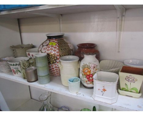 Mixed pottery and ceramic planters and vases to include an oriental vase 