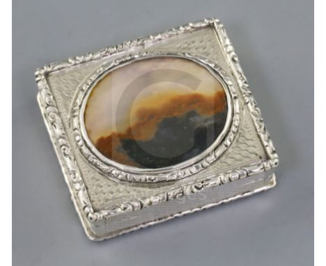 An early Victorian silver and agate mounted square vinaigrette, by Edward Smith, with engine turned decoration and lid inset 