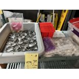 LOT: (2) Bacs avec Items pour Cuisson