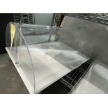 Présentoir Dome en Plexi, 27'' x 19''