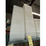 LOT: (60+) Bacs avec Couvercles