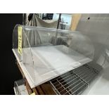 Présentoir Dome en Plexi, 27'' x 19''