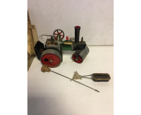 Mamod steam engine and accessories