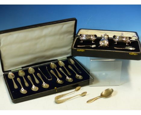 A CASED SET OF TWELVE TEA SPOONS AND A PAIR OF SUGAR NIPS DATED 1921 SHEFFIELD, FOR WALKER AND HALL WEIGHT 156grms, TOGETHER 