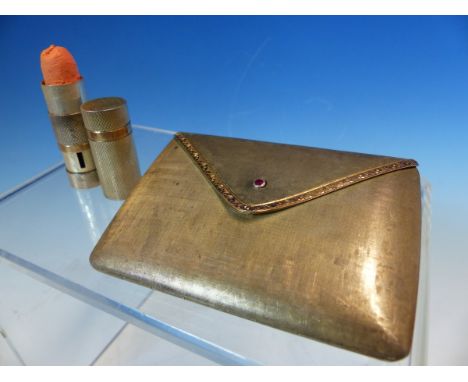 A STERLING SILVER AND 750 STAMPED LADIES MAKEUP COMPACT SET WITH A RED GEMSTONE IN THE FORM OF AN ENVELOPE, TOGETHER WITH A H