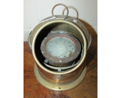 Sestrel ships compass B6/134/B/72 in brass housing (height 20cm)