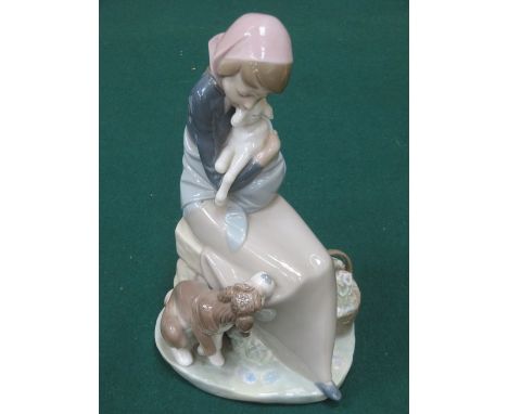 LLADRO GLAZED CERAMIC SEATED FIGURE GROUP, APPROXIMATELY 23cm HIGH