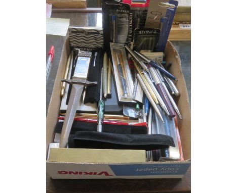 LARGE COLLECTION VINTAGE PENS SHEAFFER, PARKER, PAPERMATE, ETC, AND VINTAGE NOVELTY KNIFE FORM LIGHTER, ETC.