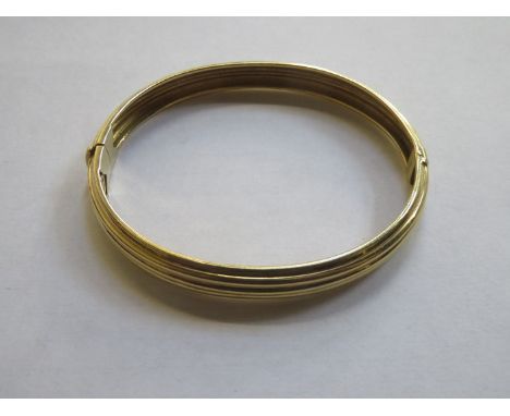 18ct GOLD SNAP BANGLE, APPROXIMATELY 15.6g