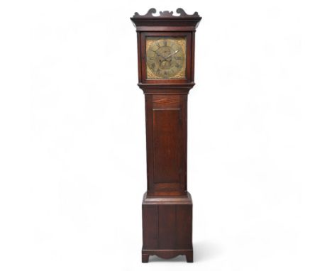 Benjamin Anns of Highworth (Wiltshire) - 8-day oak cased longcase clock c 1760 with a shaped pediment and square hood door be