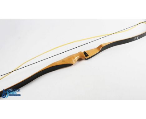 Vintage Bear Archery Black Bear Glass Powered Recurve Bow Amo 60 45# KL9008 made in Gainsville Florida arrow rest on right ha