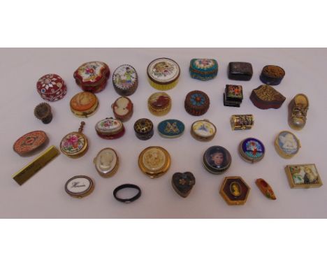 A quantity of trinket boxes of varying size and shape to include silver, porcelain and cloisonn‚ (34)