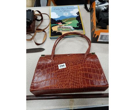 VINTAGE HANDBAG 