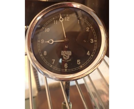 Smiths eight day car clock clean example CONDITION REPORT: This item is working at lotting.