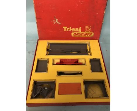 Triang OO gauge iron ore hopper freight set in original box 