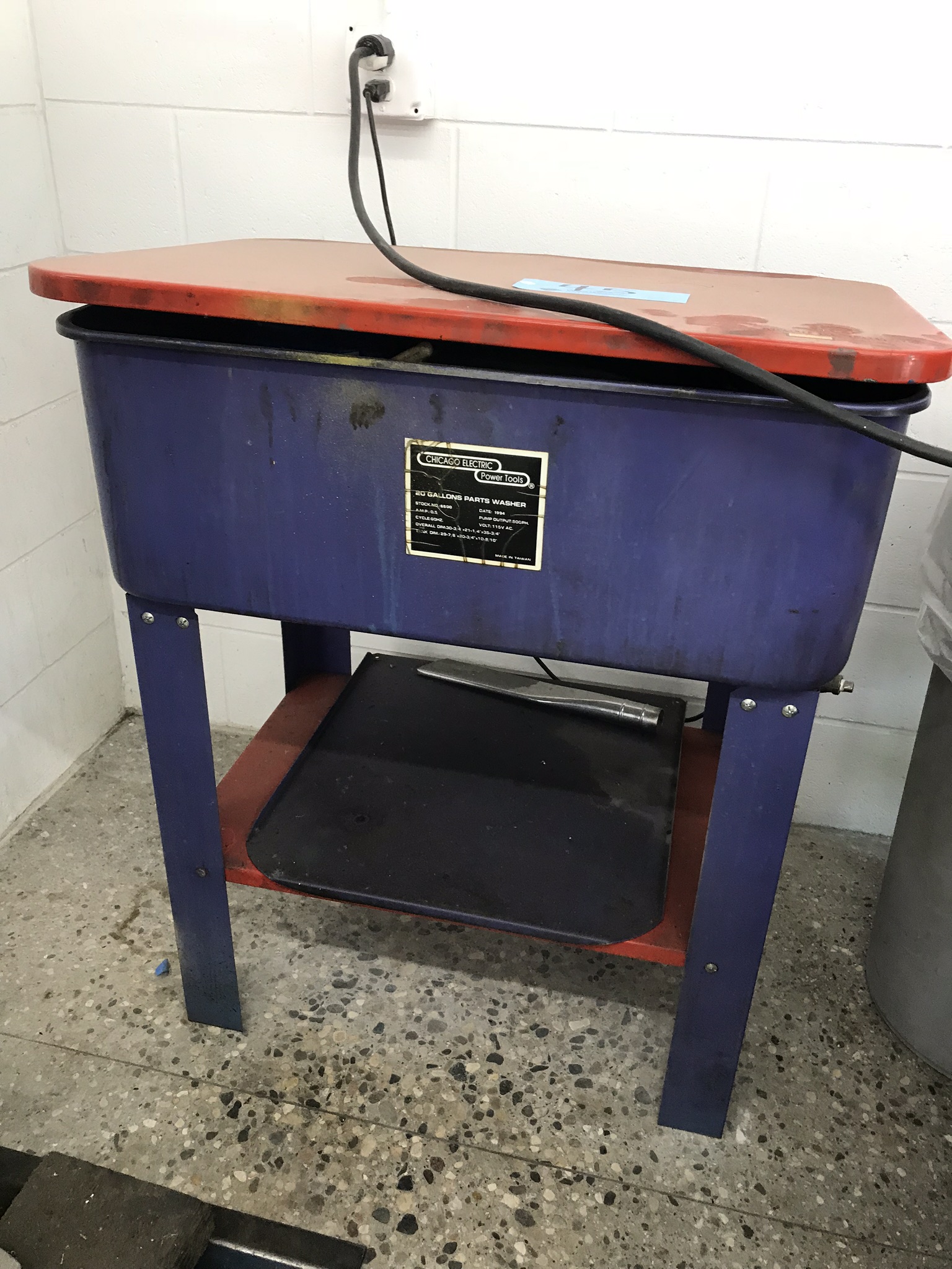 Chicago Electric SolventBased Parts Washer Model 6500.