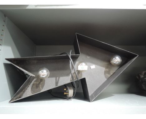A Hollywood style arrow design light