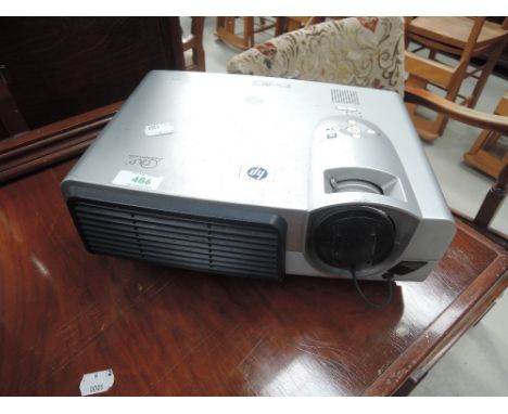 An HP movie film or computer games projector vp6110 tested and working 