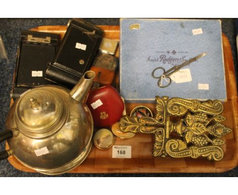 Tray of assorted collectables to include: plated teapot; Number 2 folding Autographic Brownie camera; Kodak Junior; miniature