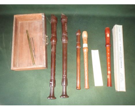 Qty of mixed collectables, including HMV gramophone player etc, Dolmetsch Treble recorders, a Boosey & Hawkes wooden recorder