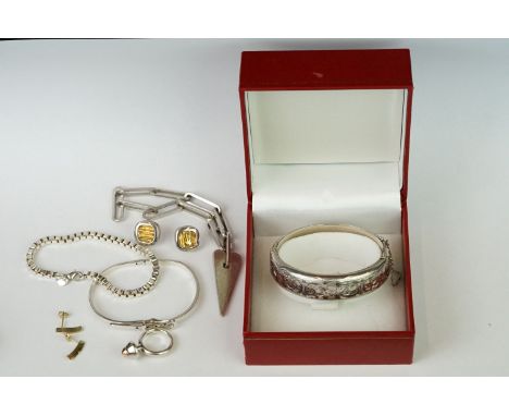 A small collection of mainly sterling silver jewellery to include a cuff bangle. 