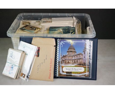 Stamps - a large collection of mainly Royal Mail first day covers 