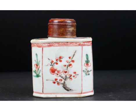 Chinese Porcelain Flask / Jar with Wooden Lid decorated with foliage in a red and green palette 10cm high 