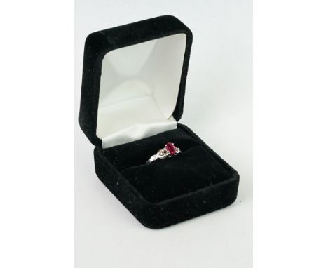 A ladies 10ct white gold dress ring. 