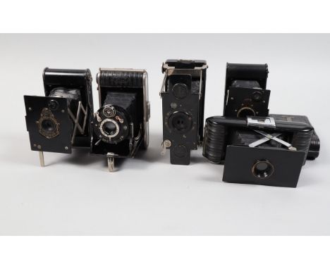 Pocket Folding Cameras, a Kodak Jiffy Vest Pocket, a Kodak Series III Vest Pocket, two Autographic Kodak Vest Pocket, an Agfa