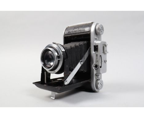 A Ensign Selfix 820 Special Folding camera, shutter sluggish on slow speeds, uncoupled rangefinder working, body F-G, bellows