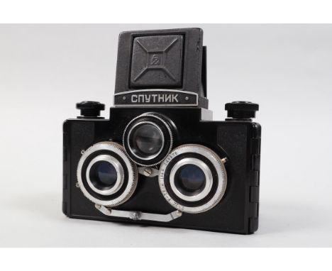 A Gomz Sputnik Stereo Camera, shutter working, with 7.5cm f/4.5 lens, elements G, body G