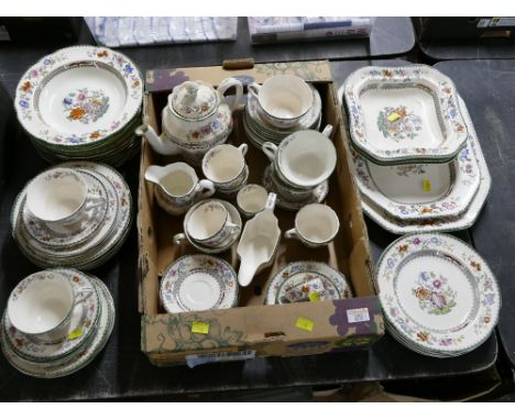 Large quantity of Copeland Spode Chinese Rose dinner and teaware