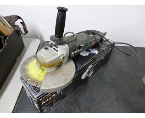Wickes 230 mm angle grinder with box 