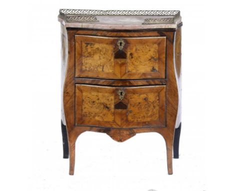 AN ITALIAN WALNUT AND BURR WALNUT SERPENTINE COMMODE, POSSIBLE GENOESE, 18TH C with a pink marble slab and gilt brass gallery