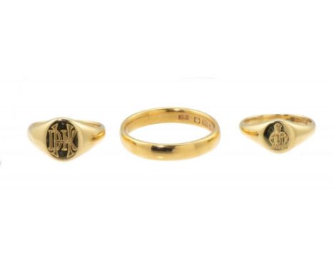 AN 18CT GOLD SIGNET RING, ANOTHER AND A 22CT GOLD WEDDING RING, London 1934, Birmingham 1920 and c, sizes G and R ++All with 