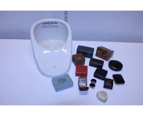 A antique ceramic bed pan and contents of antique/vintage empty jewellery boxes 