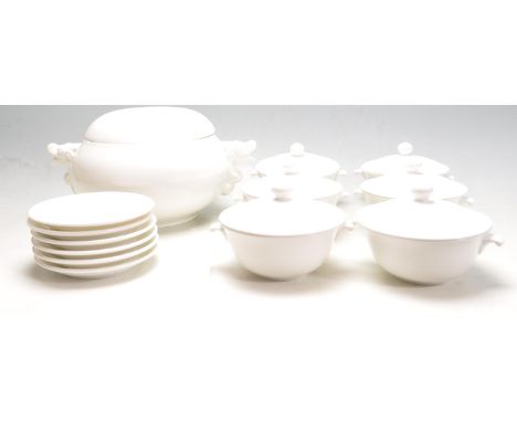 A fine bone china Japanese oriental ceramic porcelain six piece setting dinner service / soup set by Narumi. The dinner set c