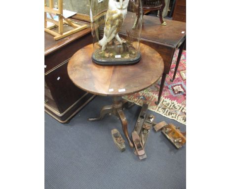 A mahogany tripod table, 62cm diameter  