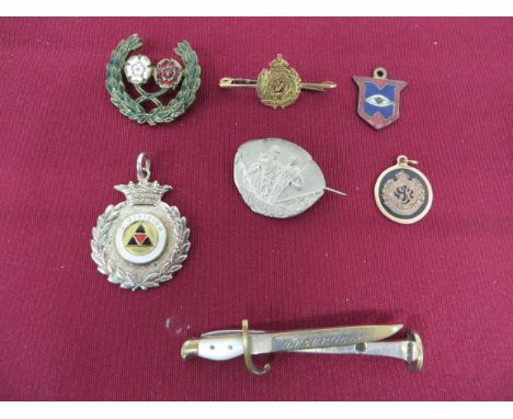 31st Division WW1 'Battle Badge' Plus Other Items.   A scarce example of crossed white and red roses within a green enamel wr
