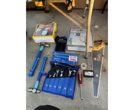 AN ASSORTMENT OF AS NEW TOOLS TO INBCLUDE A SPANNER SET, HAMMERS AND A HEAT GUN ETC 