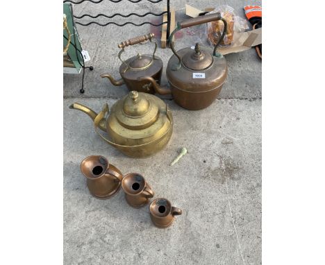 TWO VINTAGE COPPER KETTLES, A BRASS KETTLE AND THREE GRADUATED COPPER JUGS 