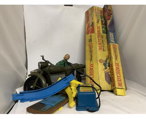 AN ARMY MOTOR CYCLE WITH SIDE CAR AND FIGURE (A/F) PLUS A QUANTITY OF  MATCHBOX SUPERFAST AND LOOP TRACK 