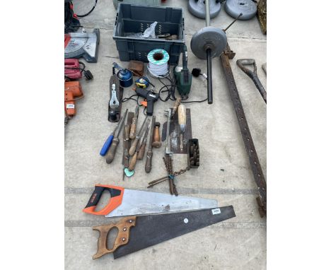 AN ASSORTMENT OF HAND TOOLS TO INCLUDE A WOOD PLANE, FILES AND AN OIL CAN ETC 