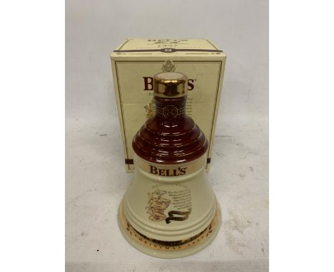 A BOXED 70CL BOTTLE - BELLS LIMITED EDITION CHRISTMAS 1997 OLD SCOTCH WHISKY DECANTER 