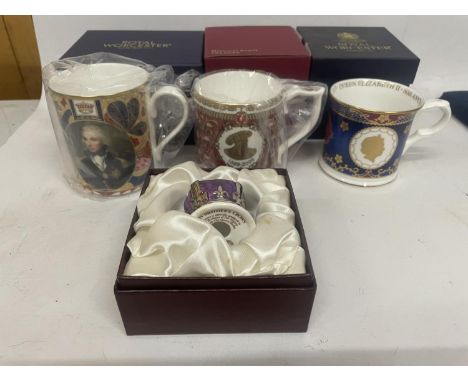 FOUR BOXED COMMEMORATIVE ITEMS TO INCLUDE TWO ROYAL WORCESTER MUGS, CAVERSALL CROWN ETC 