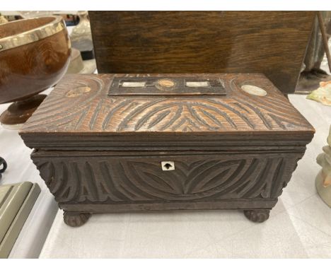 A GEORGIAN CARVED WOODEN TEA CADDY BOX 